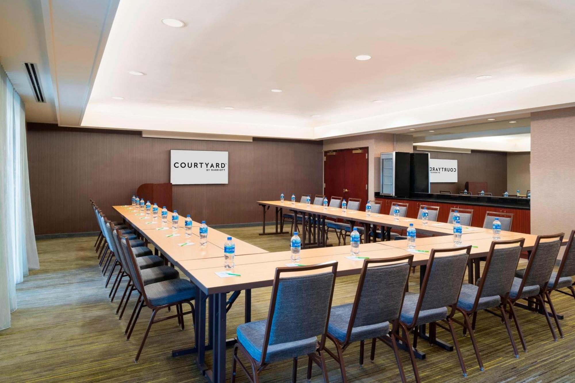 Courtyard By Marriott Princeton Exteriör bild