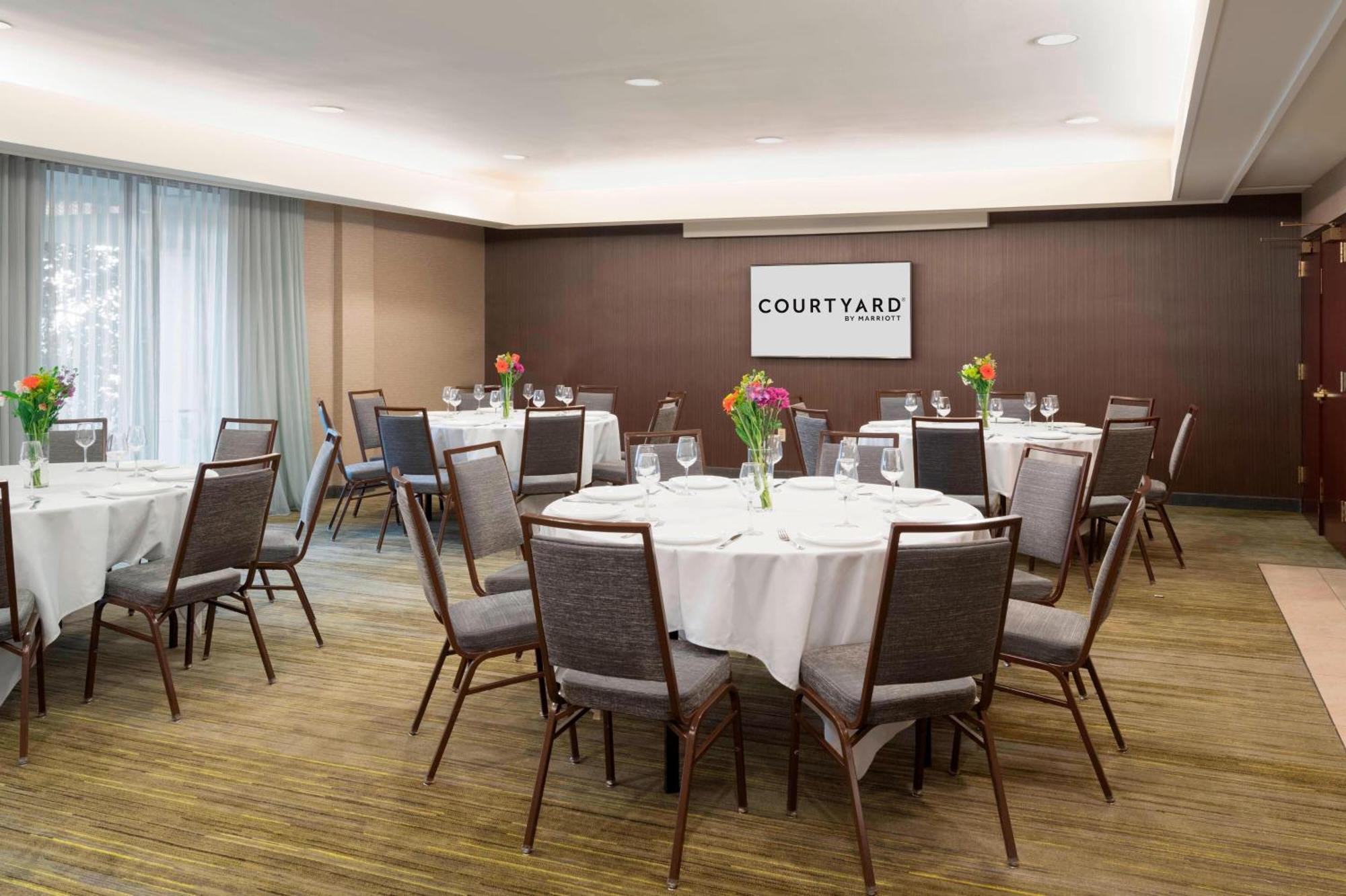 Courtyard By Marriott Princeton Exteriör bild