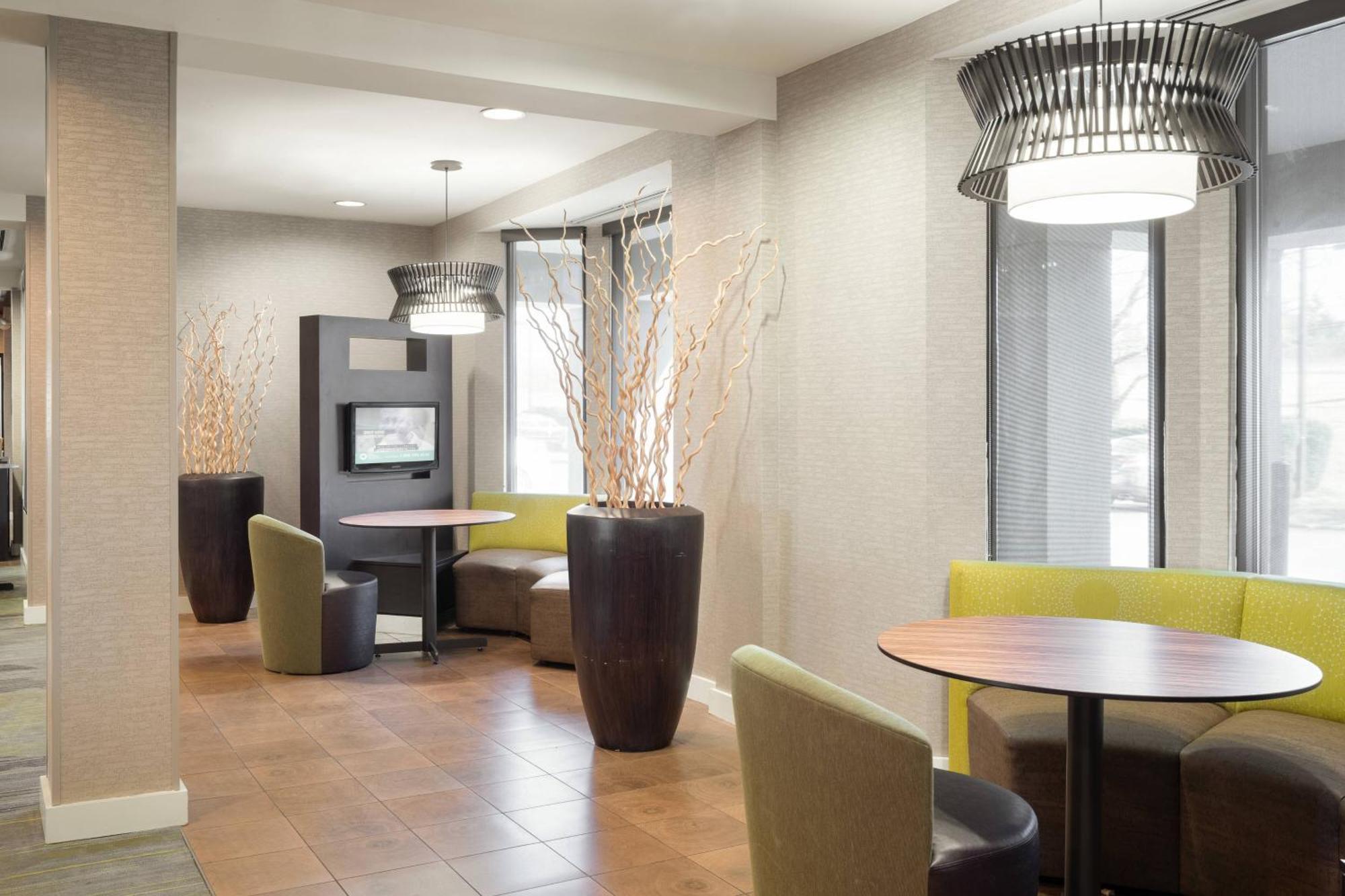 Courtyard By Marriott Princeton Exteriör bild